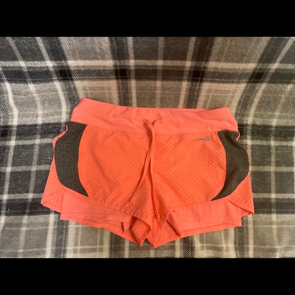 Shorts - Picture 4 of 4